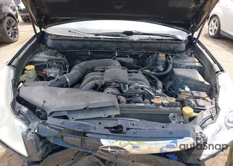 2011 Subaru Outback 3.6R Limited z USA, uszkodzony, nr VIN 4S4BRDLCXB2314074